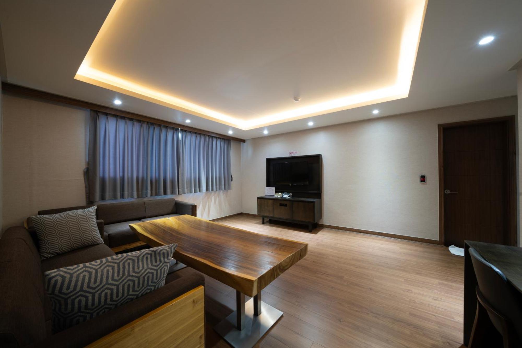 I-Check Hyunjin Hotel Donghae Eksteriør bilde