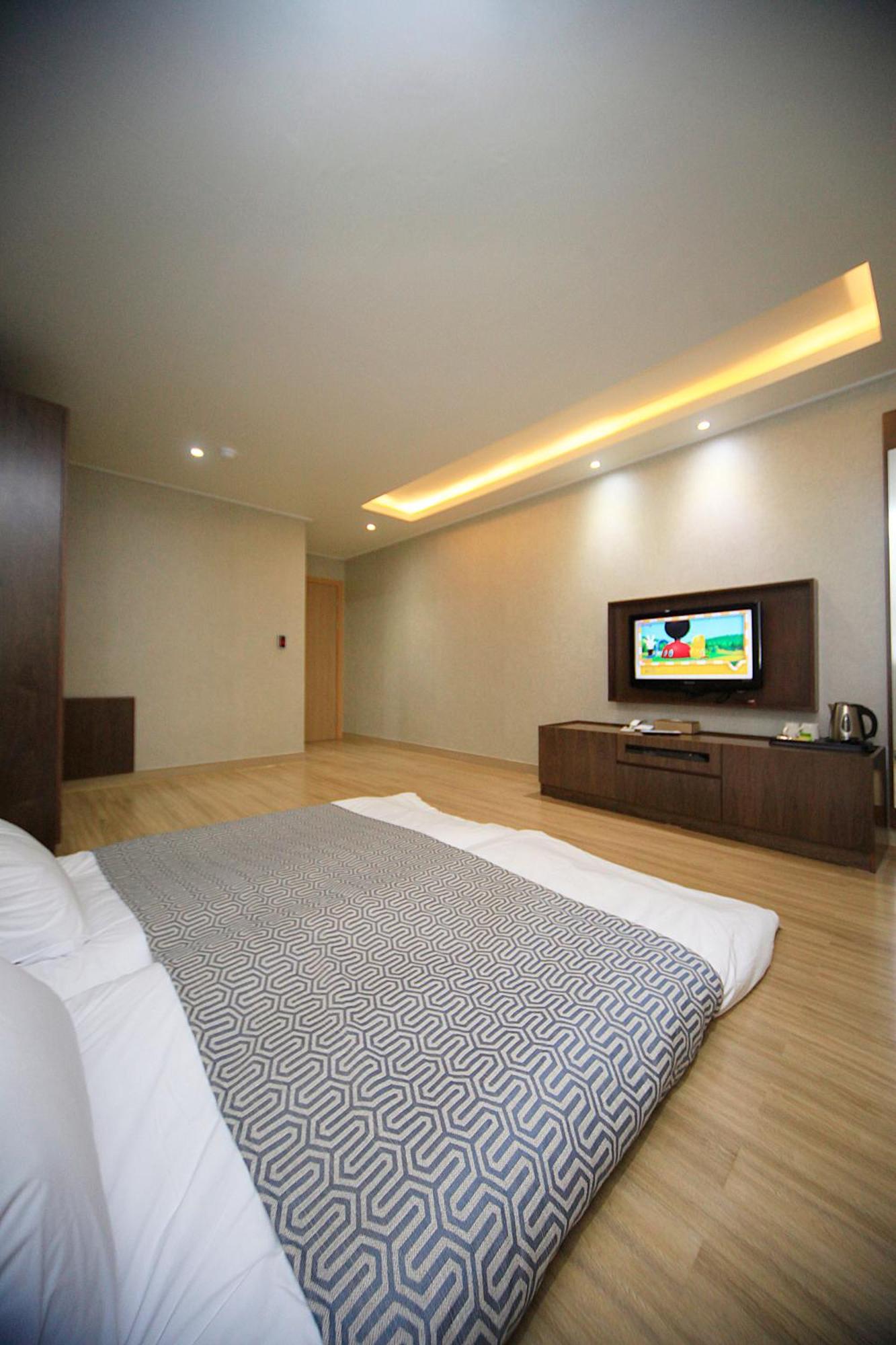 I-Check Hyunjin Hotel Donghae Eksteriør bilde